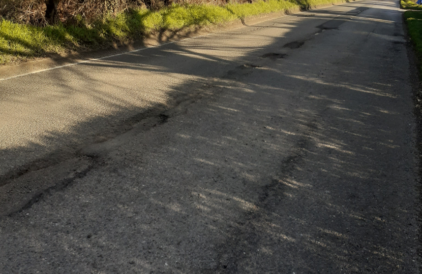 Aveley Road Potholes